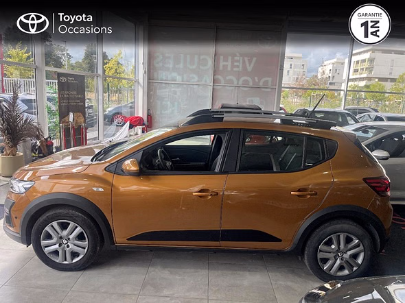DACIA Sandero 1.0 TCe 90ch Stepway Confort - Vue 3