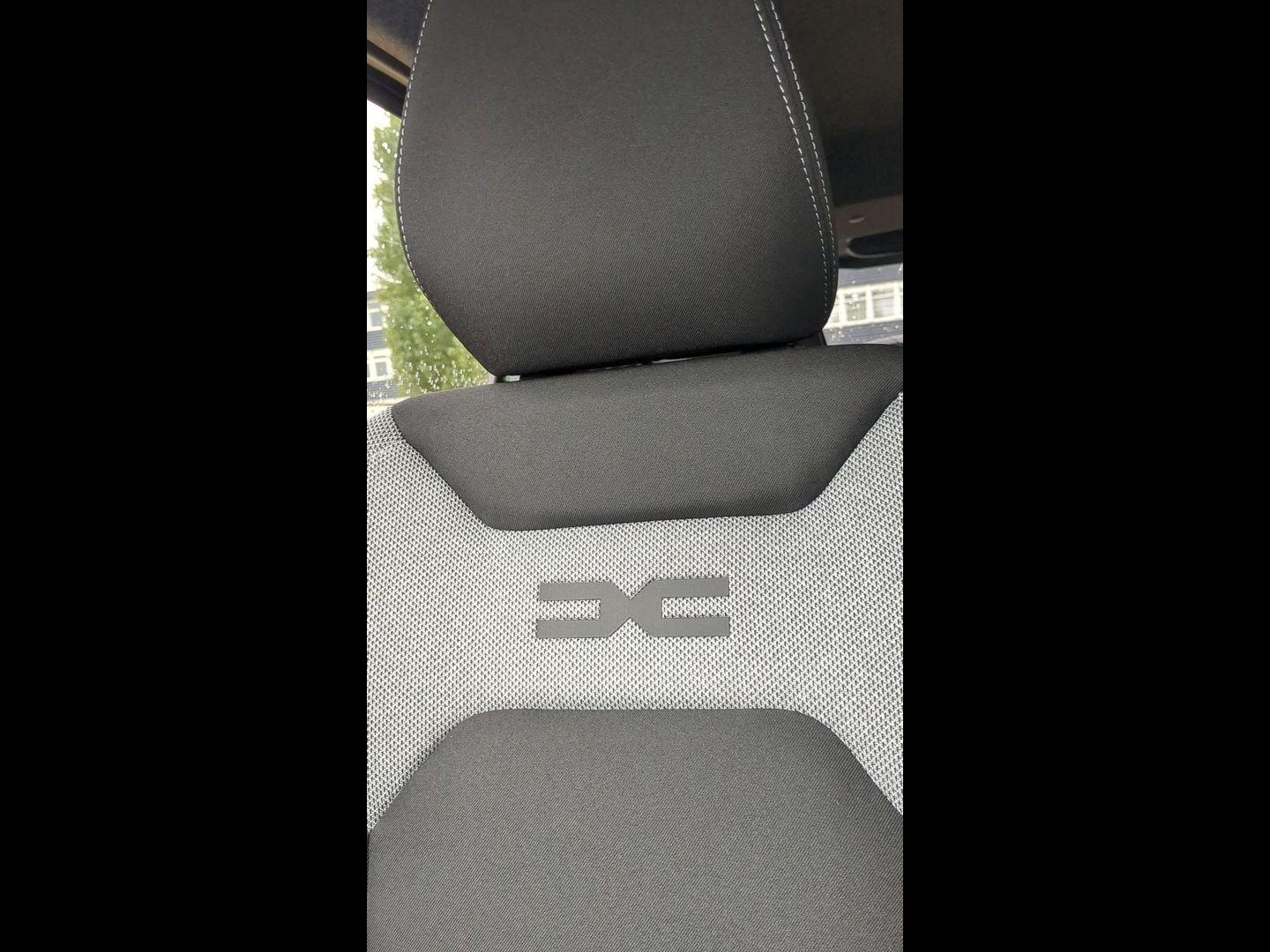 DACIA Duster 1.8 hybrid 155ch Journey - Photo 12