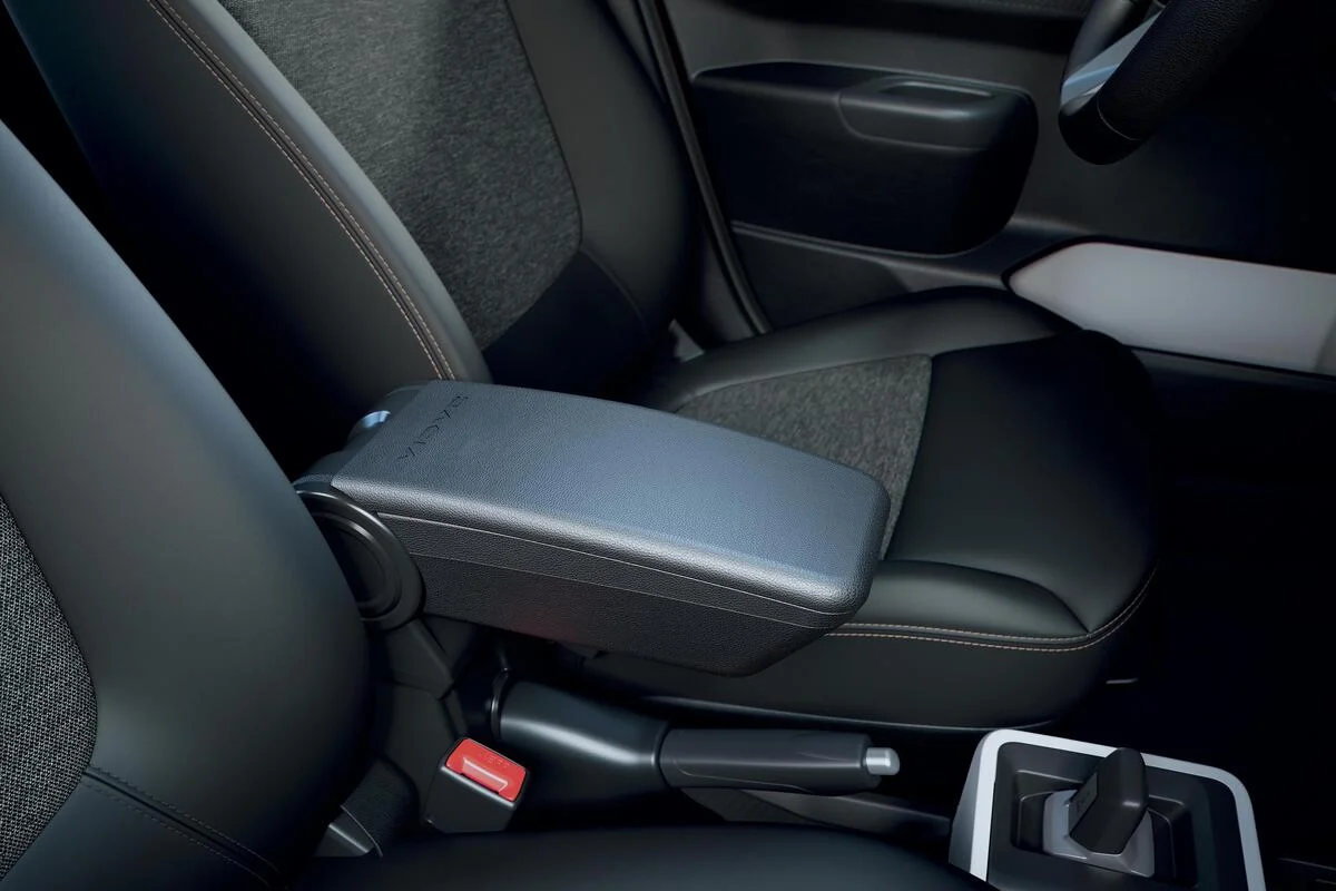 NOUVELLE DACIA SPRING intérieur