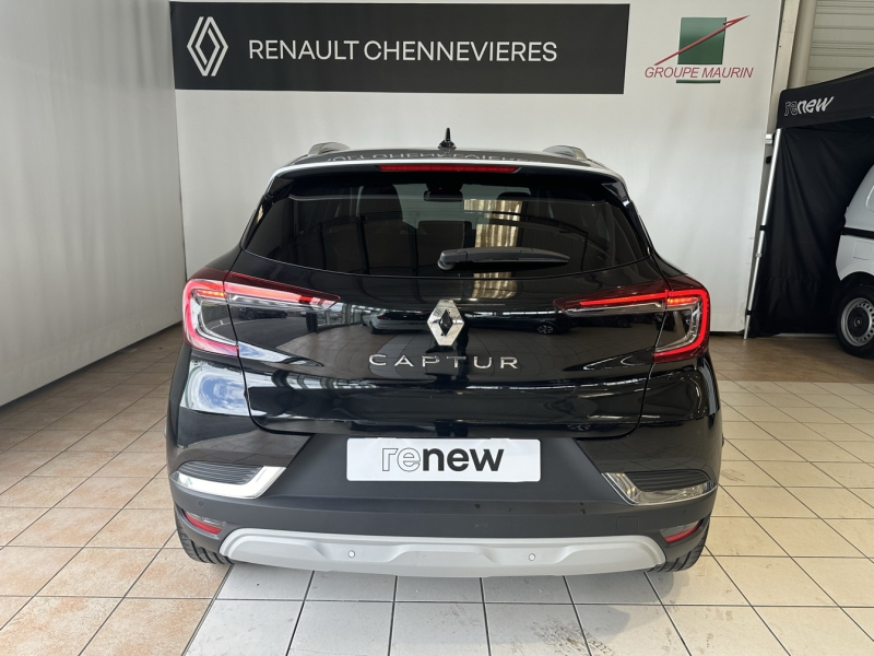 RENAULT Captur d’occasion à vendre à CHENNEVIÈRES-SUR-MARNE chez ADP - SOVEA 94 (Photo 5)