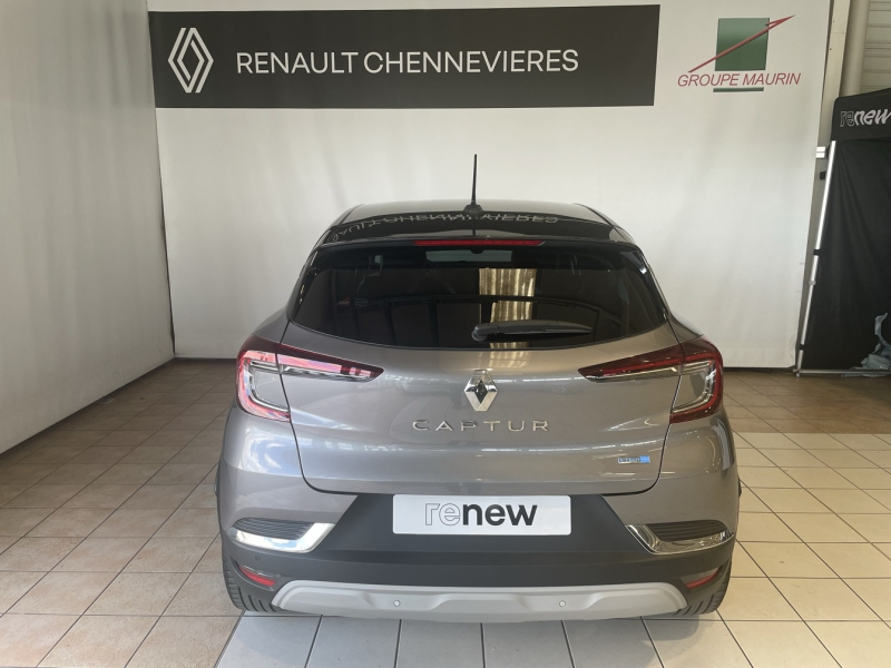 RENAULT Captur d’occasion à vendre à CHENNEVIÈRES-SUR-MARNE chez ADP - SOVEA 94 (Photo 6)