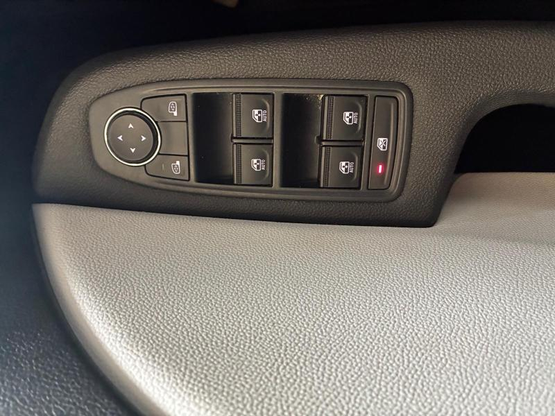 RENAULT Clio d’occasion à vendre à CHENNEVIÈRES-SUR-MARNE chez ADP - SOVEA 94 (Photo 13)