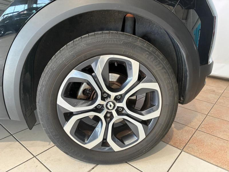 RENAULT Captur d’occasion à vendre à CHENNEVIÈRES-SUR-MARNE chez ADP - SOVEA 94 (Photo 5)