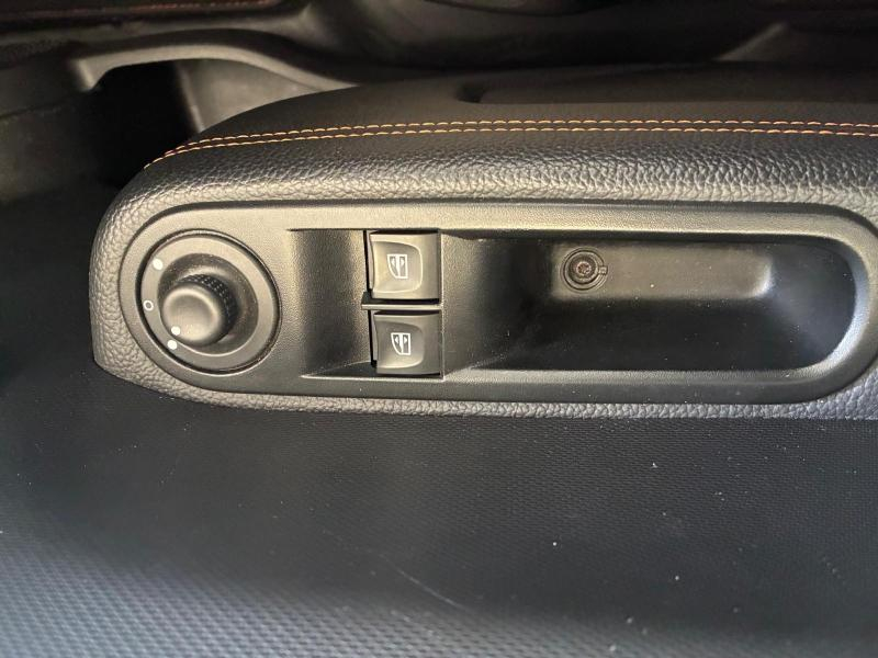 RENAULT Twingo d’occasion à vendre à CHENNEVIÈRES-SUR-MARNE chez ADP - SOVEA 94 (Photo 14)