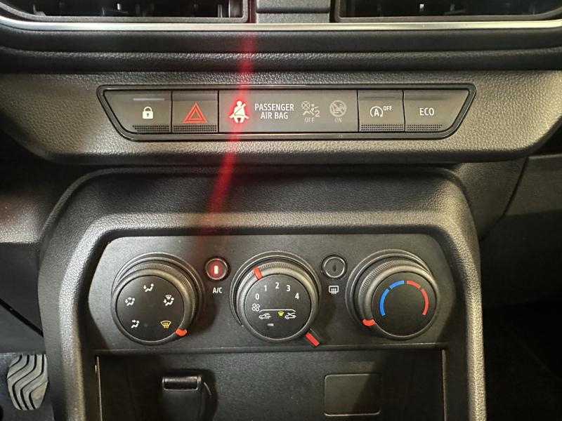 DACIA Sandero d’occasion à vendre à CHENNEVIÈRES-SUR-MARNE chez ADP - SOVEA 94 (Photo 12)