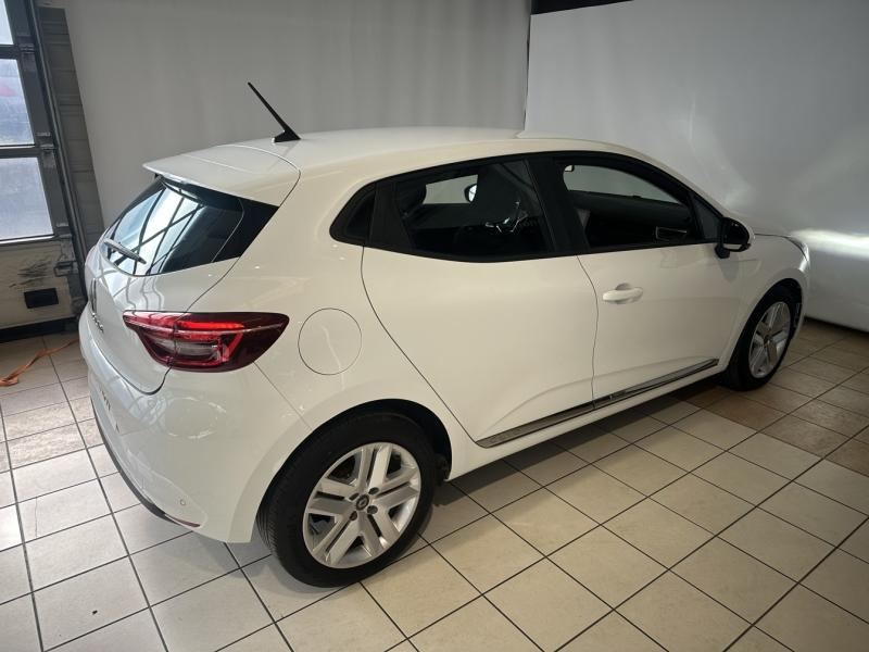 RENAULT Clio d’occasion à vendre à CHENNEVIÈRES-SUR-MARNE chez ADP - SOVEA 94 (Photo 4)