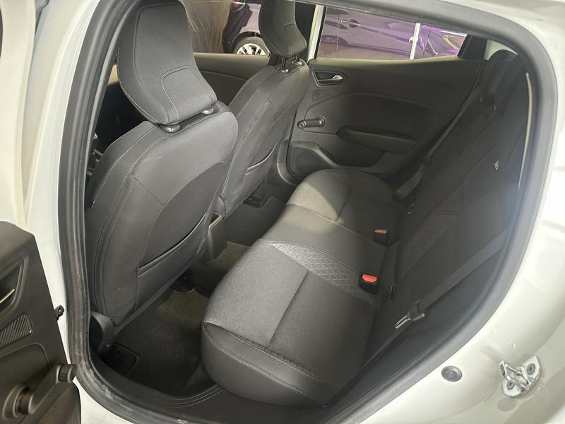 RENAULT Clio d’occasion à vendre à CHENNEVIÈRES-SUR-MARNE chez ADP - SOVEA 94 (Photo 9)