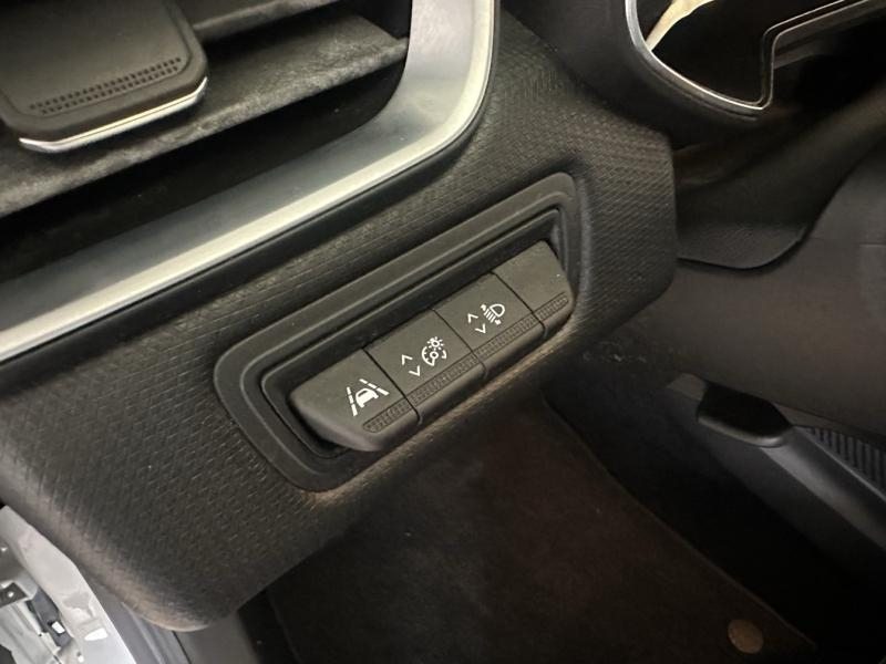RENAULT Clio d’occasion à vendre à CHENNEVIÈRES-SUR-MARNE chez ADP - SOVEA 94 (Photo 17)