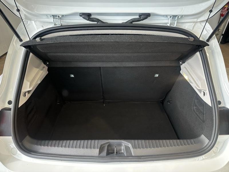 RENAULT Clio d’occasion à vendre à CHENNEVIÈRES-SUR-MARNE chez ADP - SOVEA 94 (Photo 19)