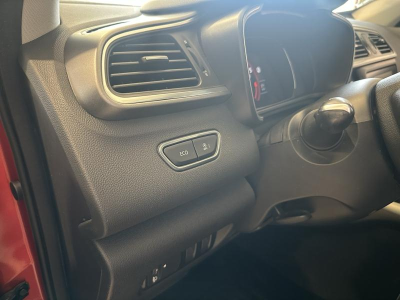RENAULT Kadjar d’occasion à vendre à CHENNEVIÈRES-SUR-MARNE chez ADP - SOVEA 94 (Photo 13)