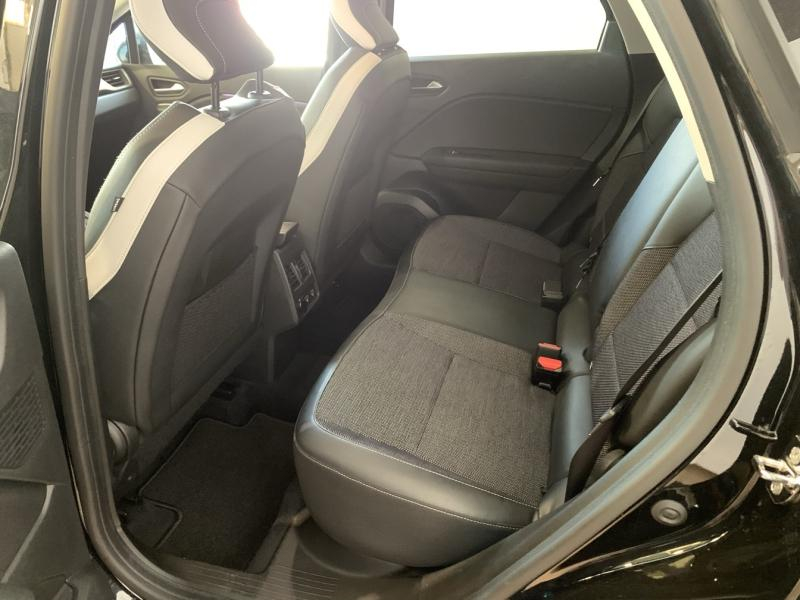 RENAULT Captur d’occasion à vendre à CHENNEVIÈRES-SUR-MARNE chez ADP - SOVEA 94 (Photo 9)