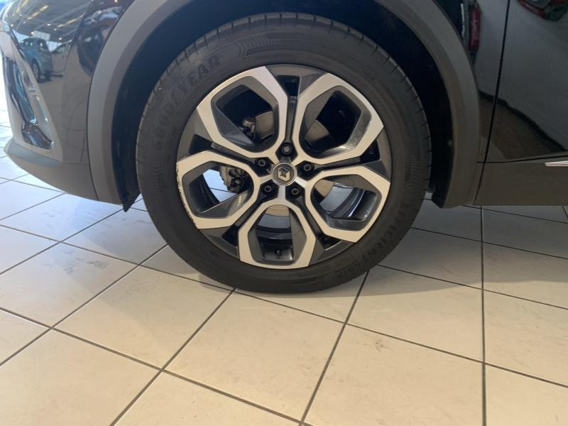 RENAULT Captur d’occasion à vendre à CHENNEVIÈRES-SUR-MARNE chez ADP - SOVEA 94 (Photo 14)
