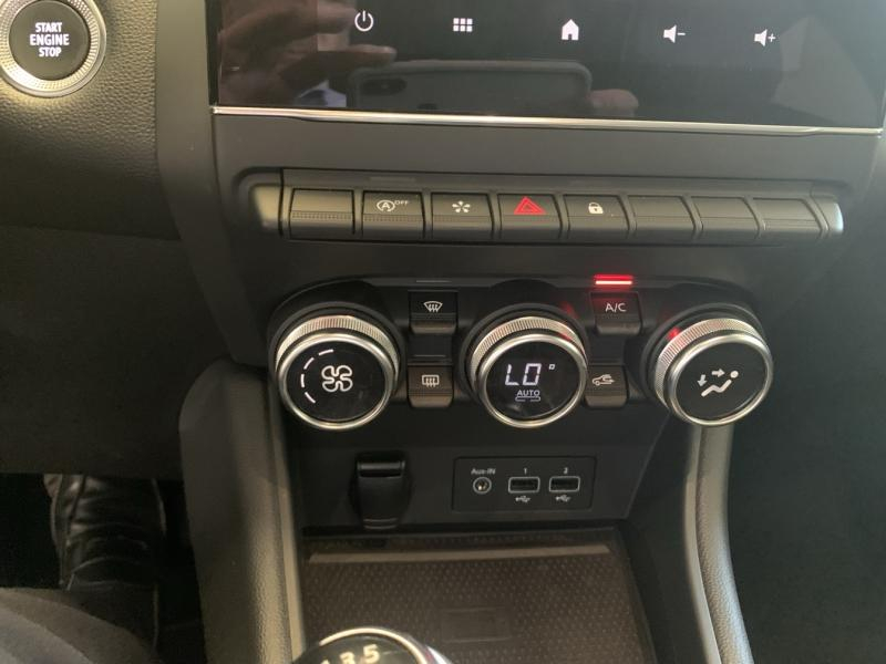 RENAULT Captur d’occasion à vendre à CHENNEVIÈRES-SUR-MARNE chez ADP - SOVEA 94 (Photo 15)