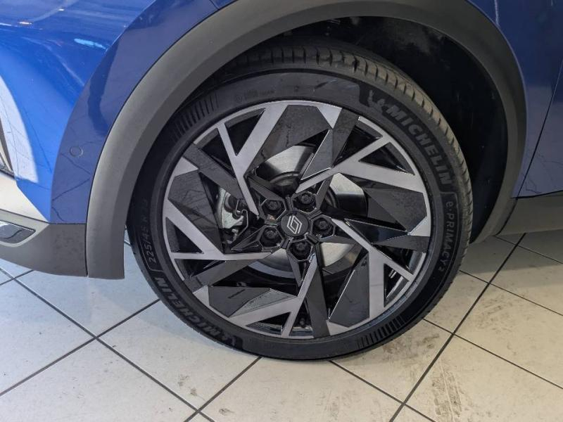 RENAULT Captur d’occasion à vendre à CHENNEVIÈRES-SUR-MARNE chez ADP - SOVEA 94 (Photo 4)