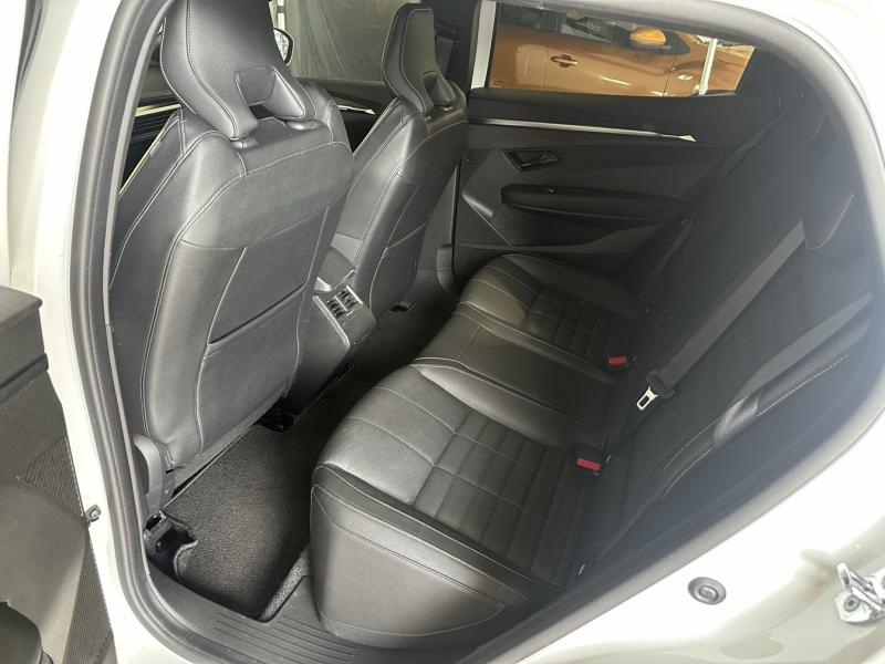 RENAULT Megane d’occasion à vendre à CHENNEVIÈRES-SUR-MARNE chez ADP - SOVEA 94 (Photo 9)