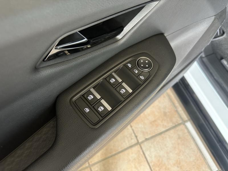RENAULT Megane d’occasion à vendre à CHENNEVIÈRES-SUR-MARNE chez ADP - SOVEA 94 (Photo 16)
