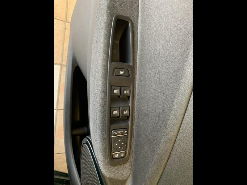 RENAULT Zoe d’occasion à vendre à CHENNEVIÈRES-SUR-MARNE chez ADP - SOVEA 94 (Photo 8)