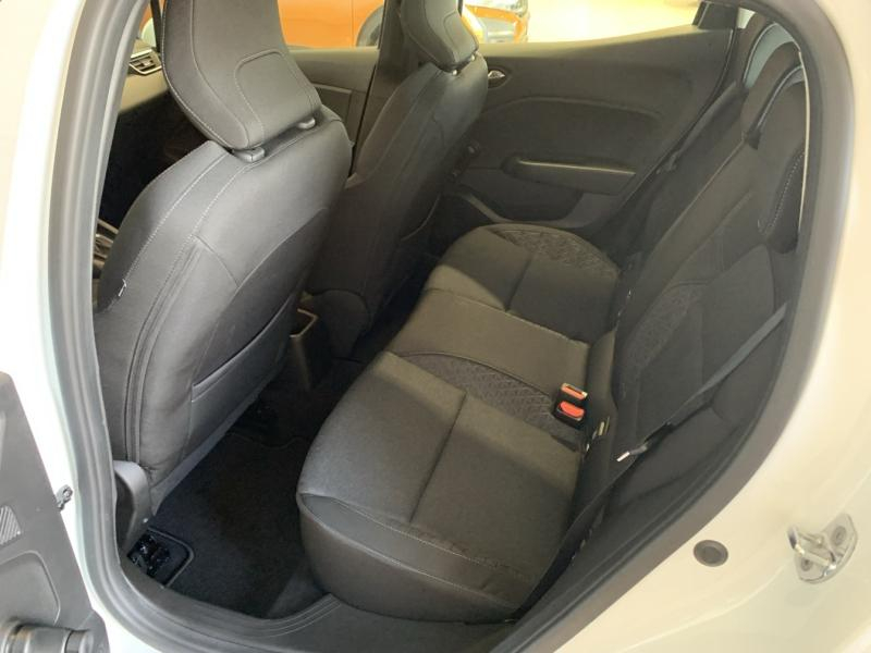RENAULT Clio d’occasion à vendre à CHENNEVIÈRES-SUR-MARNE chez ADP - SOVEA 94 (Photo 6)