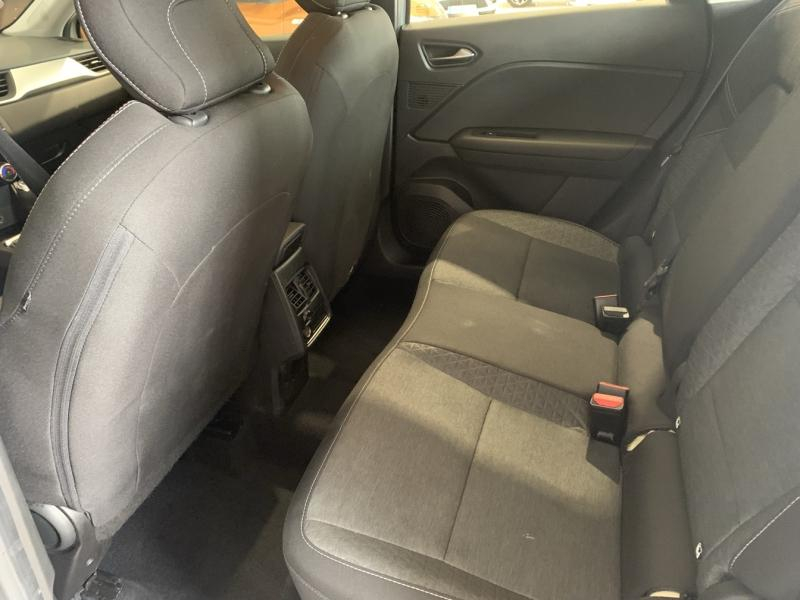 RENAULT Captur d’occasion à vendre à CHENNEVIÈRES-SUR-MARNE chez ADP - SOVEA 94 (Photo 7)