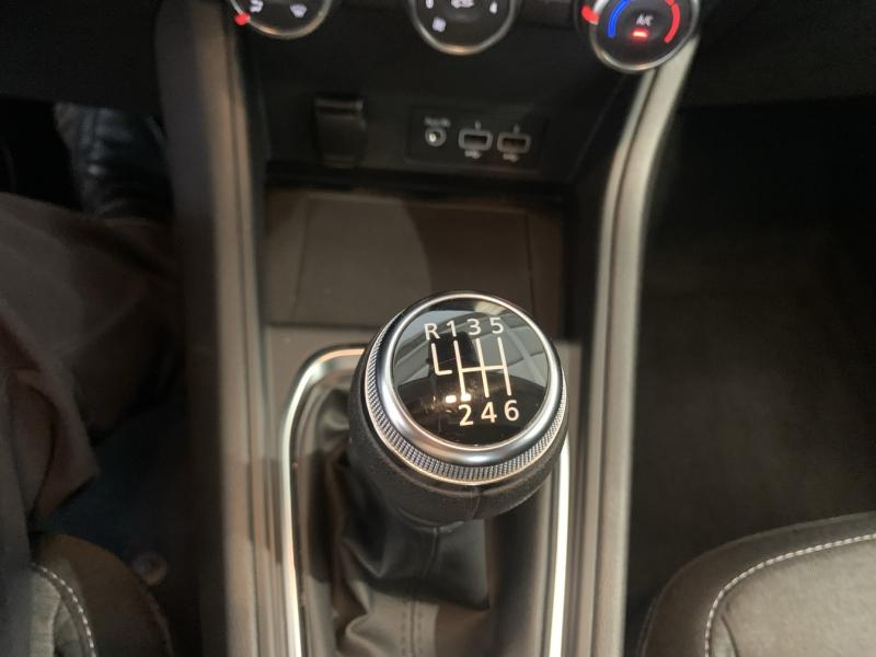 RENAULT Captur d’occasion à vendre à CHENNEVIÈRES-SUR-MARNE chez ADP - SOVEA 94 (Photo 14)