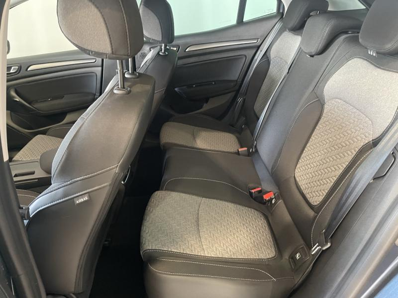 RENAULT Megane d’occasion à vendre à CHENNEVIÈRES-SUR-MARNE chez ADP - SOVEA 94 (Photo 9)