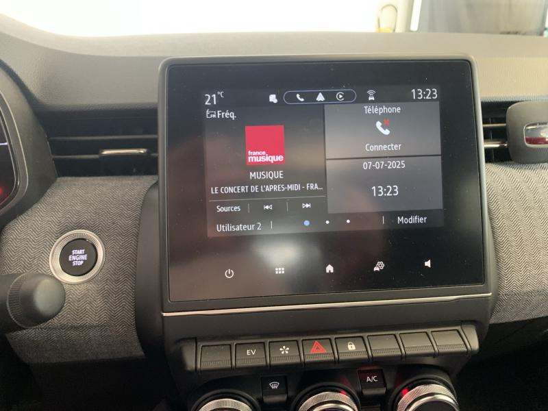 RENAULT Clio d’occasion à vendre à CHENNEVIÈRES-SUR-MARNE chez ADP - SOVEA 94 (Photo 9)