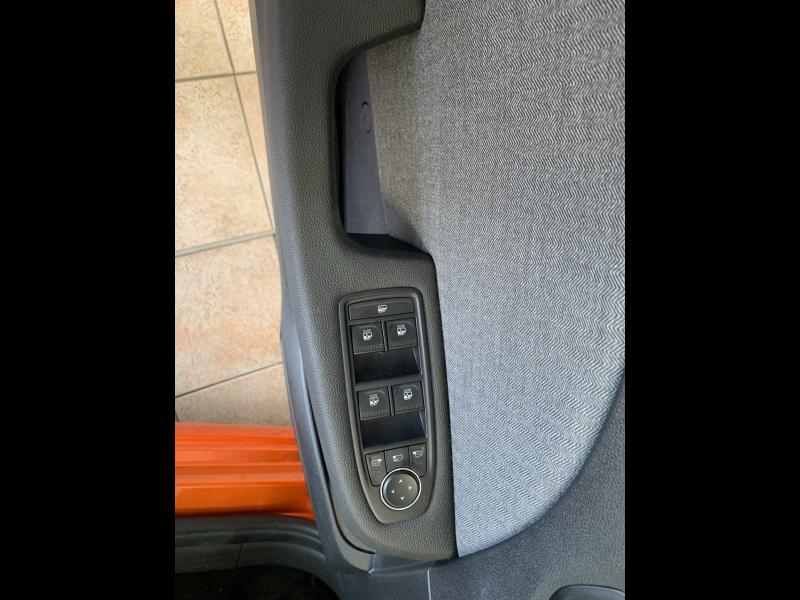 RENAULT Clio d’occasion à vendre à CHENNEVIÈRES-SUR-MARNE chez ADP - SOVEA 94 (Photo 16)