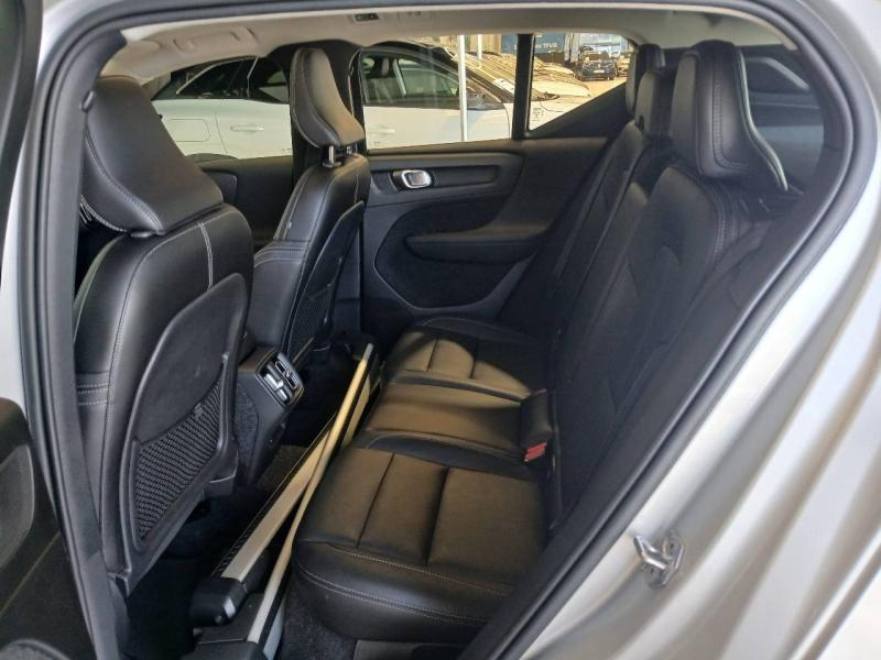 VOLVO XC40 d’occasion à vendre à CHENNEVIÈRES-SUR-MARNE chez ADP - SOVEA 94 (Photo 6)