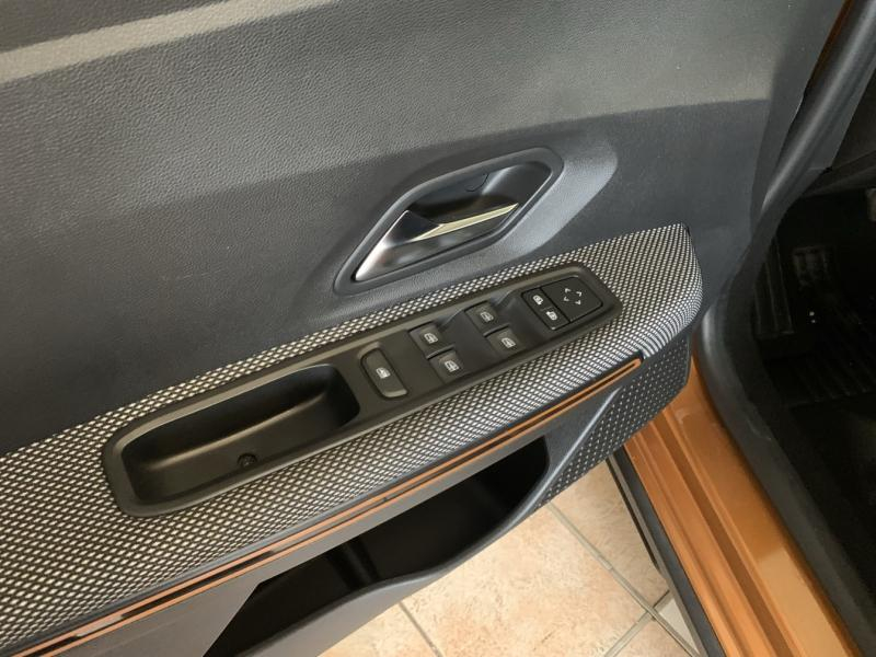 DACIA Sandero d’occasion à vendre à CHENNEVIÈRES-SUR-MARNE chez ADP - SOVEA 94 (Photo 8)