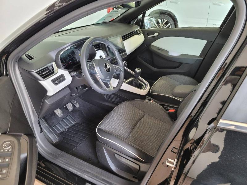RENAULT Clio d’occasion à vendre à CHENNEVIÈRES-SUR-MARNE chez ADP - SOVEA 94 (Photo 4)
