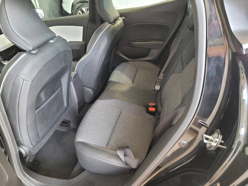 RENAULT Clio d’occasion à vendre à CHENNEVIÈRES-SUR-MARNE chez ADP - SOVEA 94 (Photo 6)