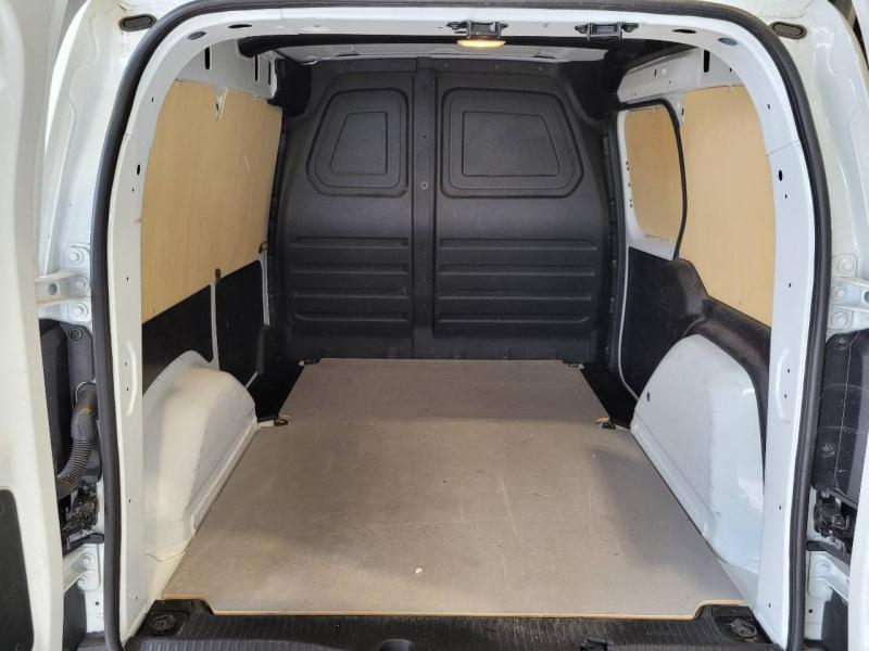 RENAULT Kangoo Van d’occasion à vendre à CHENNEVIÈRES-SUR-MARNE chez ADP - SOVEA 94 (Photo 4)