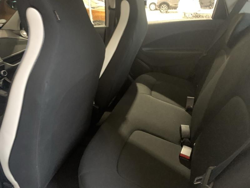 RENAULT Zoe d’occasion à vendre à CHENNEVIÈRES-SUR-MARNE chez ADP - SOVEA 94 (Photo 9)