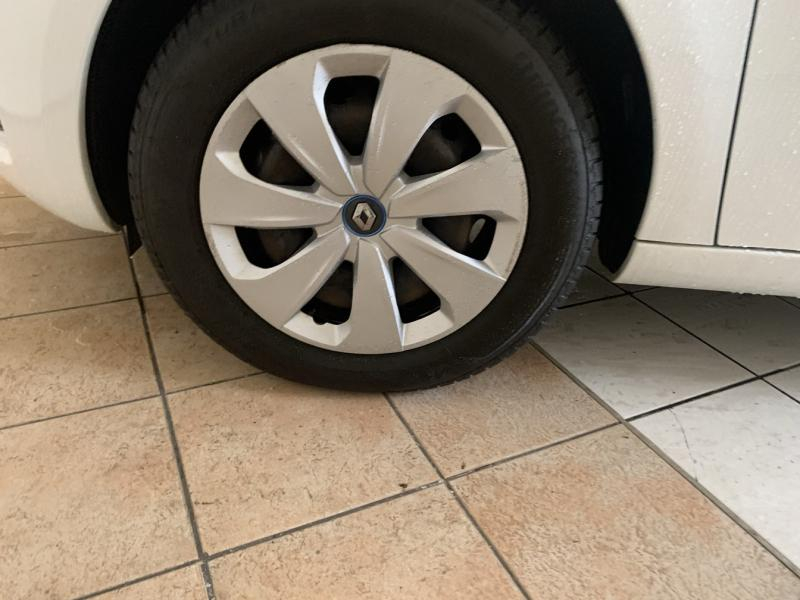 RENAULT Zoe d’occasion à vendre à CHENNEVIÈRES-SUR-MARNE chez ADP - SOVEA 94 (Photo 13)