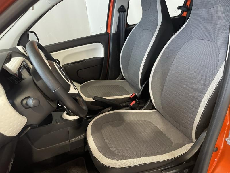RENAULT Twingo d’occasion à vendre à CHENNEVIÈRES-SUR-MARNE chez ADP - SOVEA 94 (Photo 8)