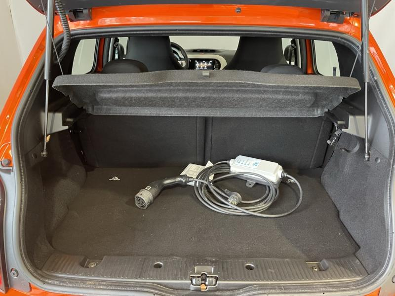 RENAULT Twingo d’occasion à vendre à CHENNEVIÈRES-SUR-MARNE chez ADP - SOVEA 94 (Photo 19)