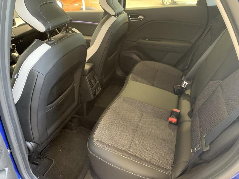 RENAULT Captur d’occasion à vendre à CHENNEVIÈRES-SUR-MARNE chez ADP - SOVEA 94 (Photo 4)