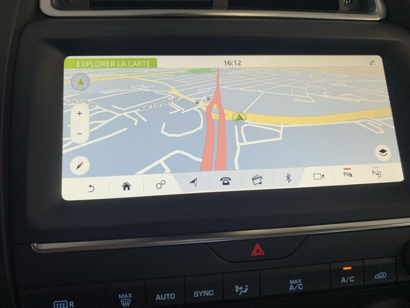 JAGUAR E-Pace d’occasion à vendre à CHENNEVIÈRES-SUR-MARNE chez ADP - SOVEA 94 (Photo 14)