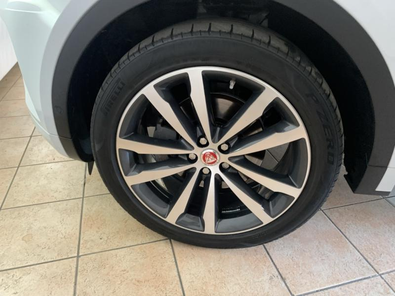 JAGUAR E-Pace d’occasion à vendre à CHENNEVIÈRES-SUR-MARNE chez ADP - SOVEA 94 (Photo 20)