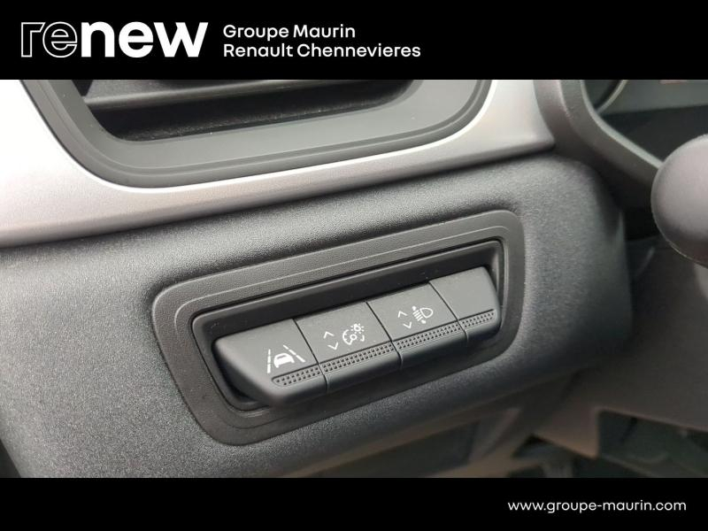RENAULT Captur d’occasion à vendre à CHENNEVIÈRES-SUR-MARNE chez ADP - SOVEA 94 (Photo 16)