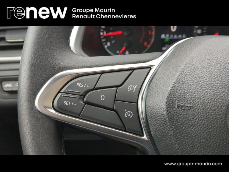 RENAULT Captur d’occasion à vendre à CHENNEVIÈRES-SUR-MARNE chez ADP - SOVEA 94 (Photo 18)