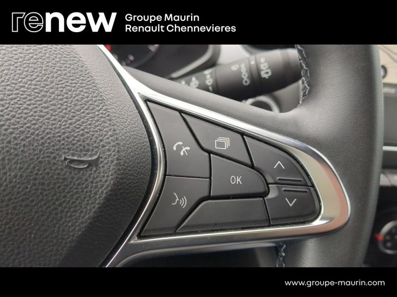 RENAULT Captur d’occasion à vendre à CHENNEVIÈRES-SUR-MARNE chez ADP - SOVEA 94 (Photo 19)