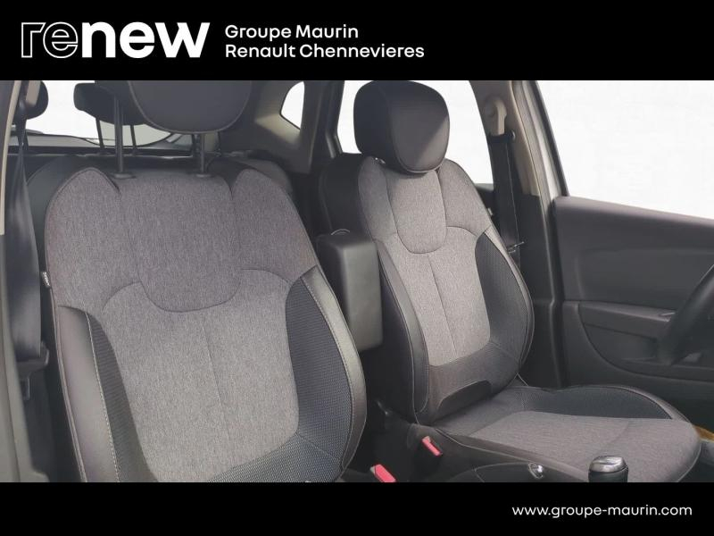 RENAULT Captur d’occasion à vendre à CHENNEVIÈRES-SUR-MARNE chez ADP - SOVEA 94 (Photo 14)
