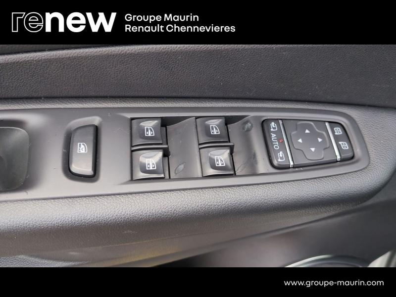 RENAULT Captur d’occasion à vendre à CHENNEVIÈRES-SUR-MARNE chez ADP - SOVEA 94 (Photo 18)
