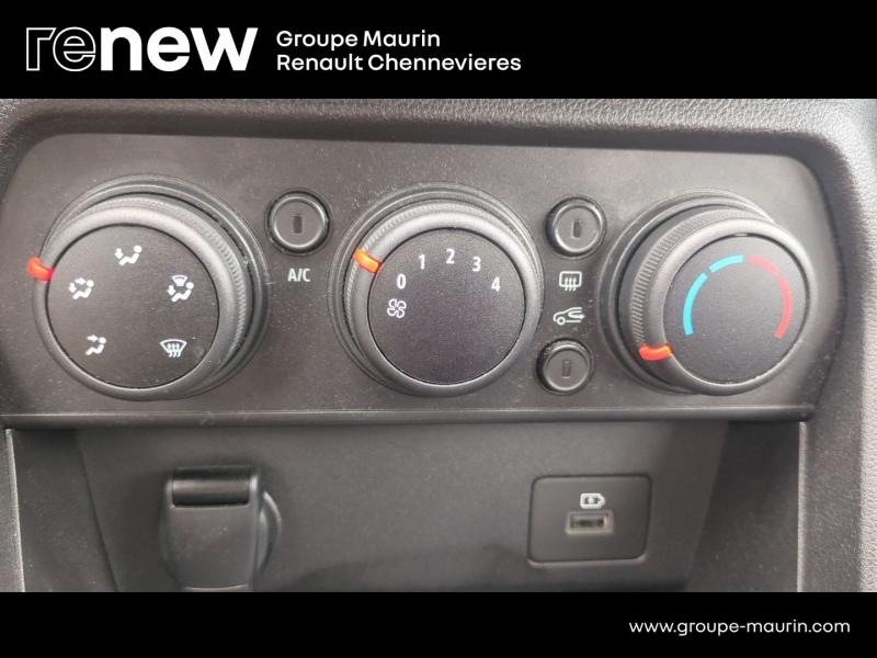 DACIA Sandero d’occasion à vendre à CHENNEVIÈRES-SUR-MARNE chez ADP - SOVEA 94 (Photo 16)