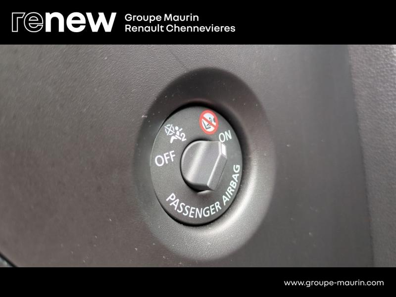 RENAULT Captur d’occasion à vendre à CHENNEVIÈRES-SUR-MARNE chez ADP - SOVEA 94 (Photo 20)