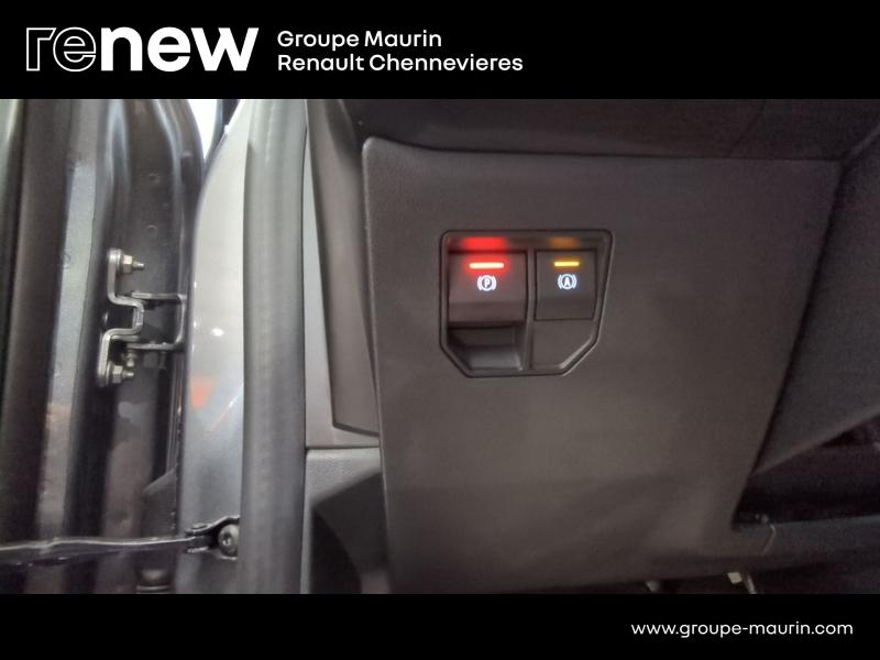 RENAULT Megane d’occasion à vendre à CHENNEVIÈRES-SUR-MARNE chez ADP - SOVEA 94 (Photo 19)