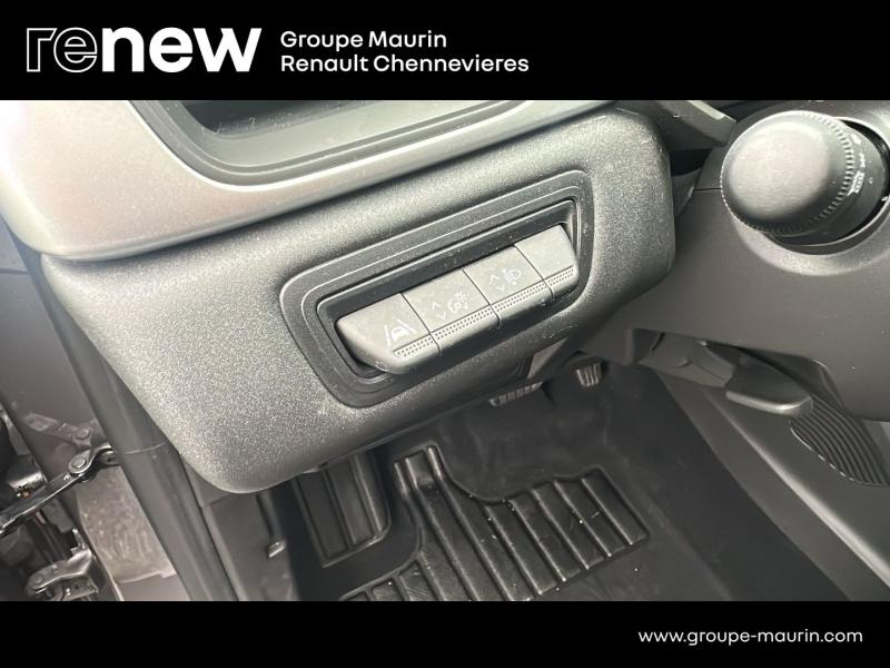 RENAULT Captur d’occasion à vendre à CHENNEVIÈRES-SUR-MARNE chez ADP - SOVEA 94 (Photo 15)