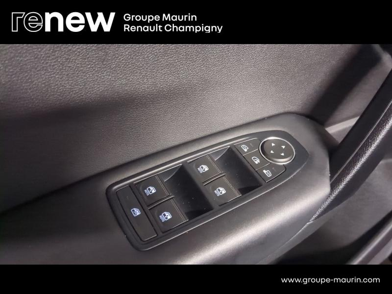 RENAULT Captur d’occasion à vendre à CHENNEVIÈRES-SUR-MARNE chez ADP - SOVEA 94 (Photo 17)