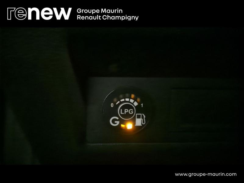 RENAULT Captur d’occasion à vendre à CHENNEVIÈRES-SUR-MARNE chez ADP - SOVEA 94 (Photo 19)